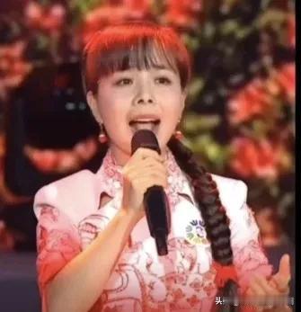 罗姣应该像王二妮学习

网友们都清楚，王二妮和罗姣一样都是农民家庭出身，不同的是