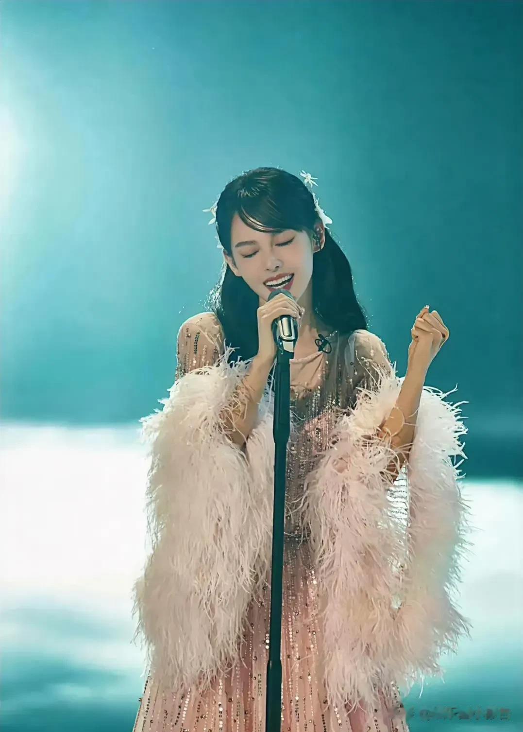 离婚以后开始努力搞事业的女星还有谁？
你们来说说！