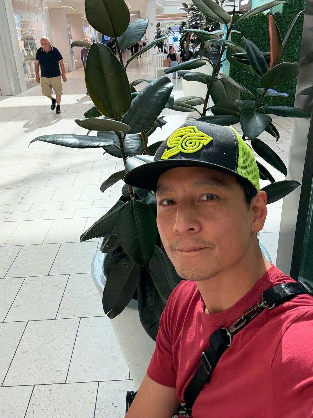 吴彦祖真的老了
而且他自己有明显的感受，

就在刚刚，
吴彦祖他在社交平台
分享