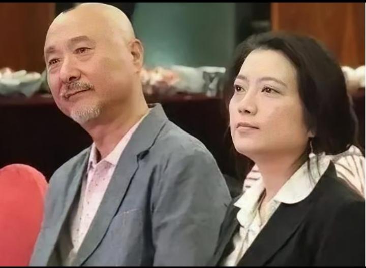 1998年，对于陈佩斯来说，是人生的至暗时刻。那年春晚，他和朱时茂带着《王爷与邮