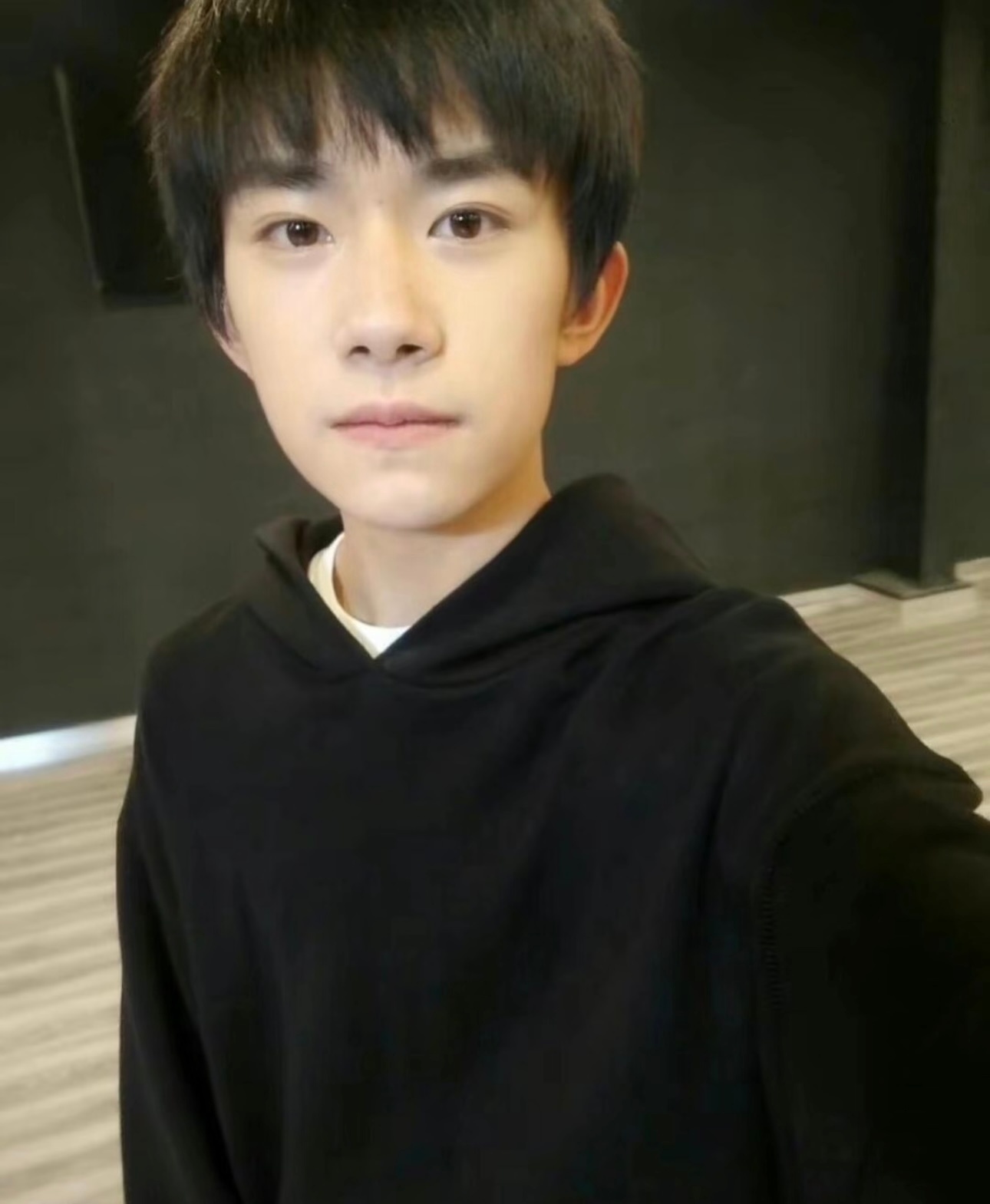 易烊千玺电影蛮荒禁地 💐华为pura90系列全球代言人易烊千玺 我也还是会保持