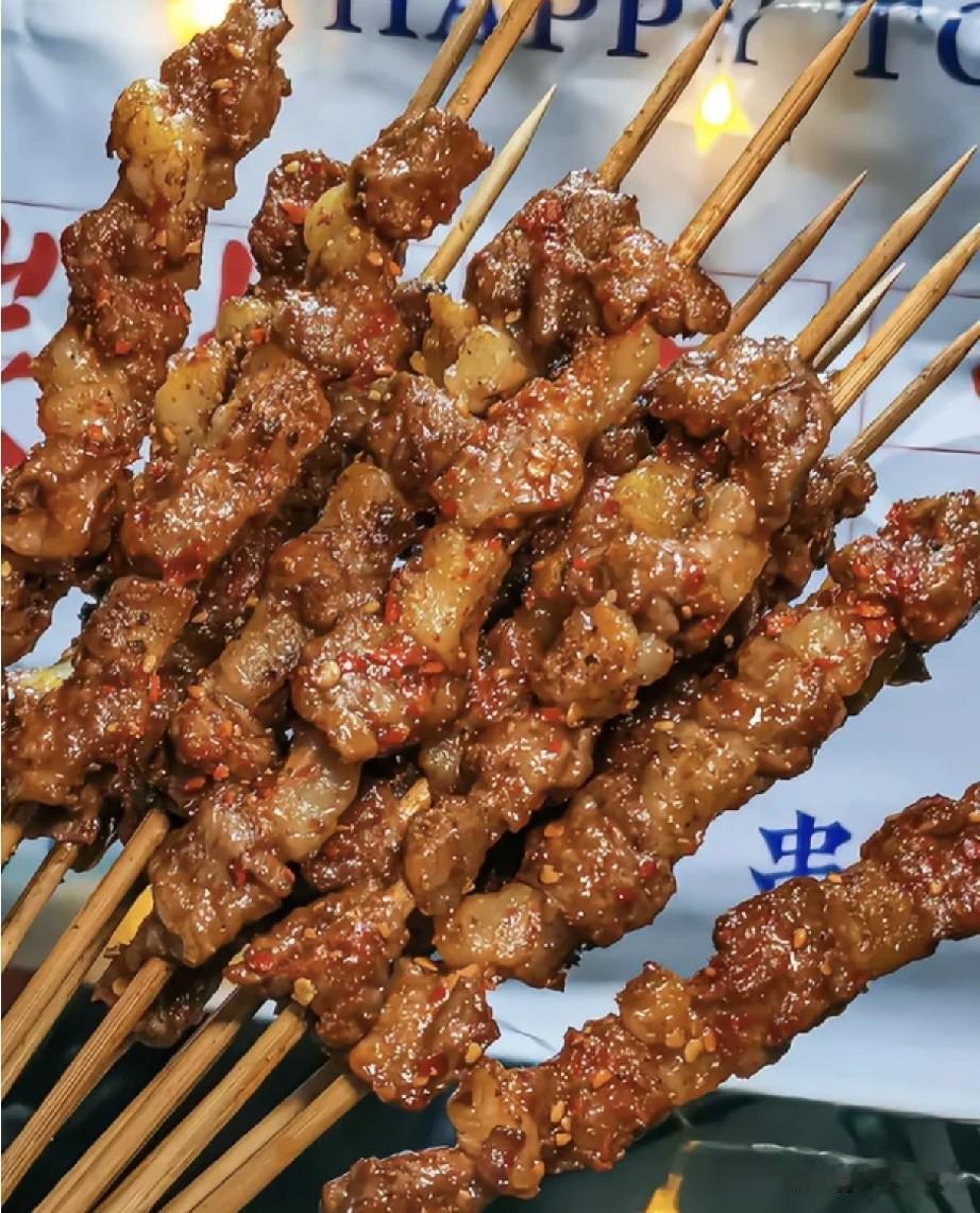 五万块放一年，利息能买手机还是买根烤肠？

说实话，昨晚路边摊，朋友问我。
五万