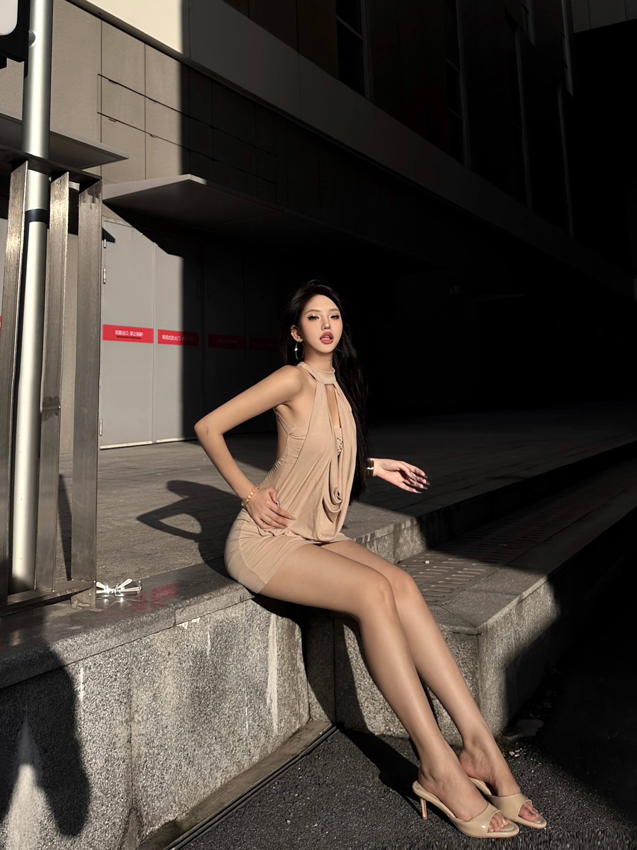 女人总在年轻时追寻女人味。
