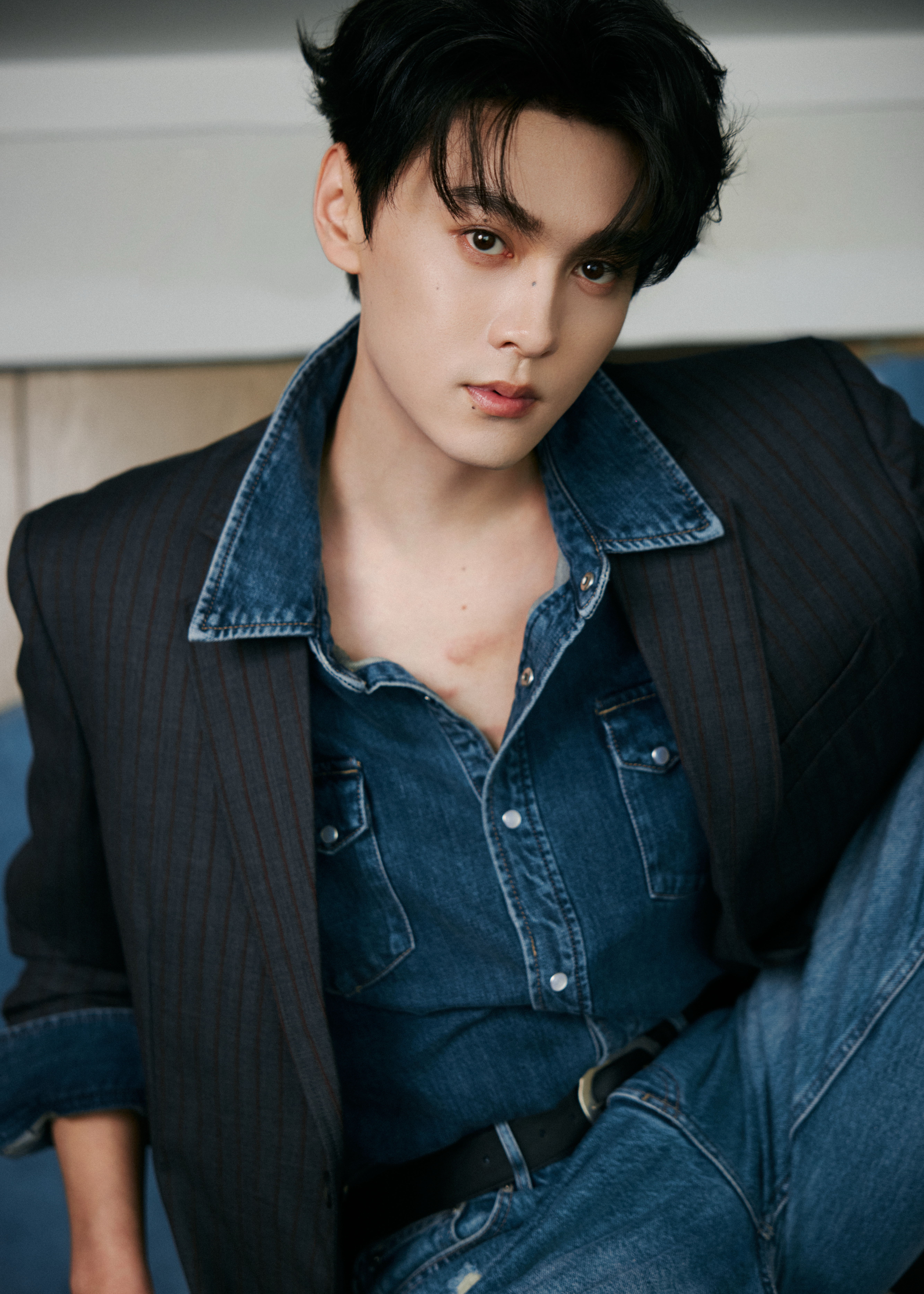 田栩宁｜Make Up For Ever今日品牌线下活动造型大片，一袭 BALE