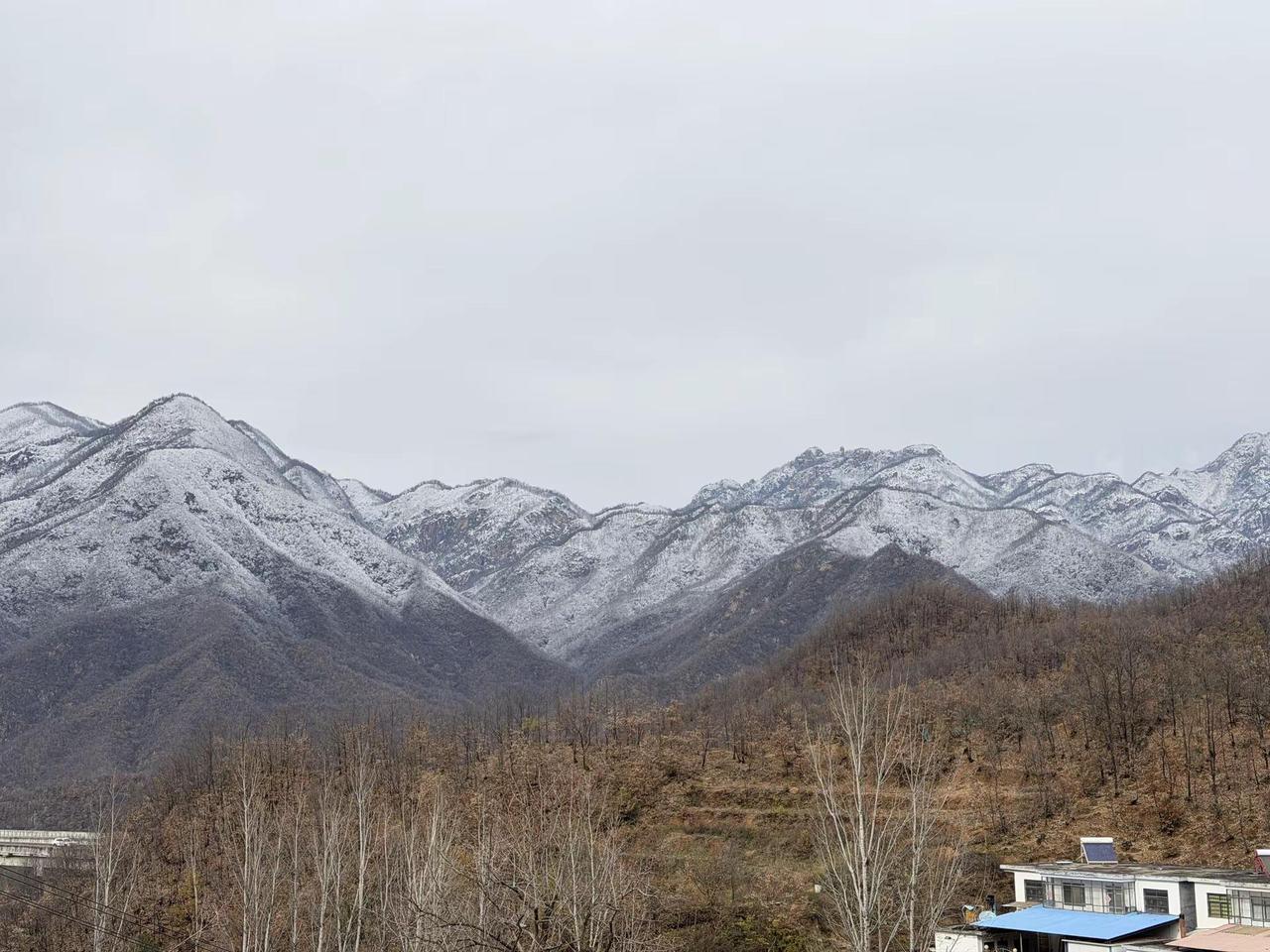 每次回老家，都心旷神怡哈山里的风景