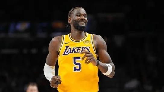 Fischer：湖人并未将艾顿视为球队中锋位置上的长期答案。
怎么说艾顿呢？你可