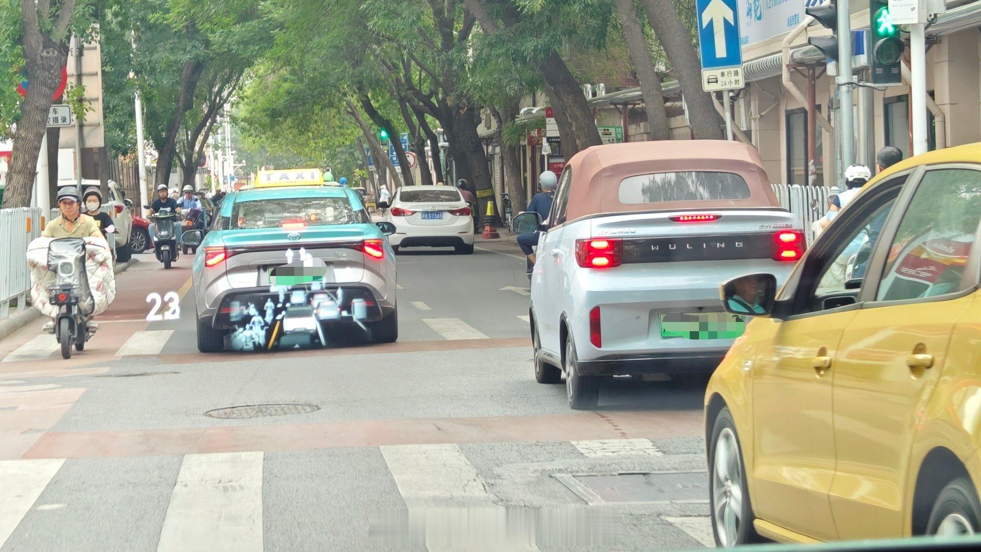 这小玩意儿据说限量1000台，有点意思，看了眼海鲜市场，打扰了....要是两三万