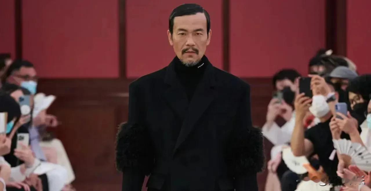 廖凡演技超群，为何国内奖项难产？
四和娱乐:关注
廖凡演技爆棚，为何国内奖项缘浅