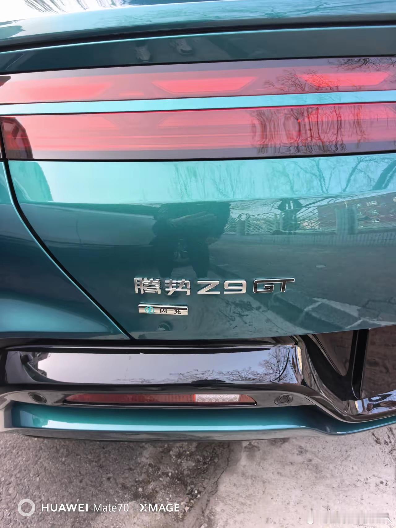 楼下停了辆新车，竟然是当下市场爆火的腾势Z9GT！也太漂亮了吧！ 