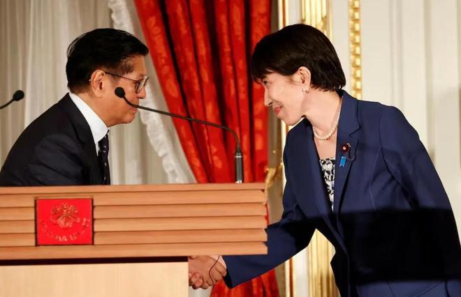 日澳已经介入，还有12国逼中方认裁决，解放军抢先封海，绝不惯着。7月10日，澳大