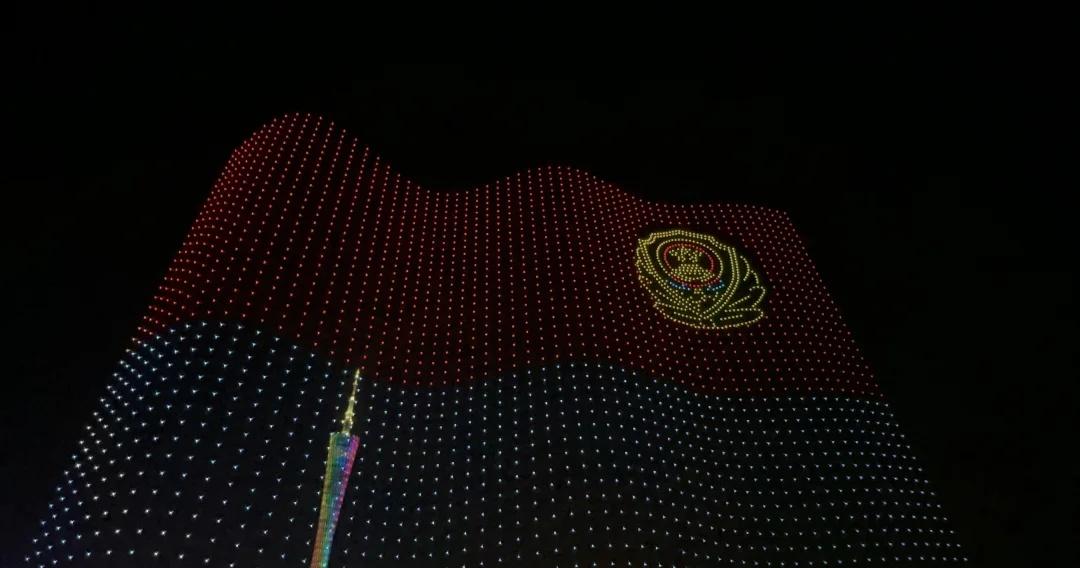 巧遇警察节广州活动秀
好幸运，下午还看到三架直升机巡航🚁
这次来广州，感觉城市