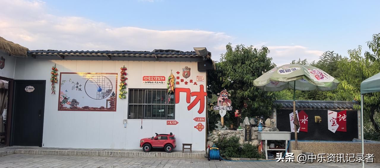 人每天奔波劳碌,究竟是为了什么?不纠结过去，不忧虑未来，生活是自己的感受，不是别