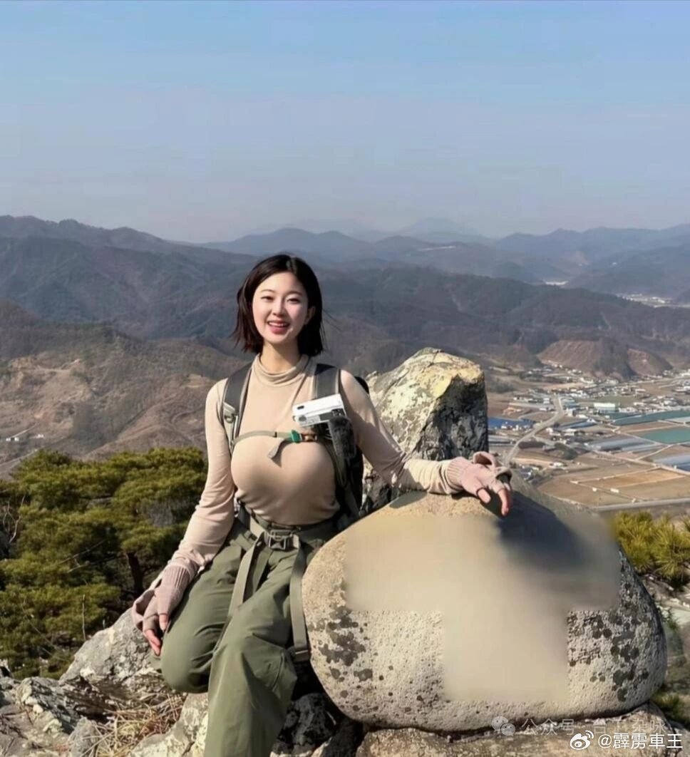 海口市监局回应椰树低俗广告  《笑傲群雄》躺平还挺两山峰，从不遮掩云雾中。如此方