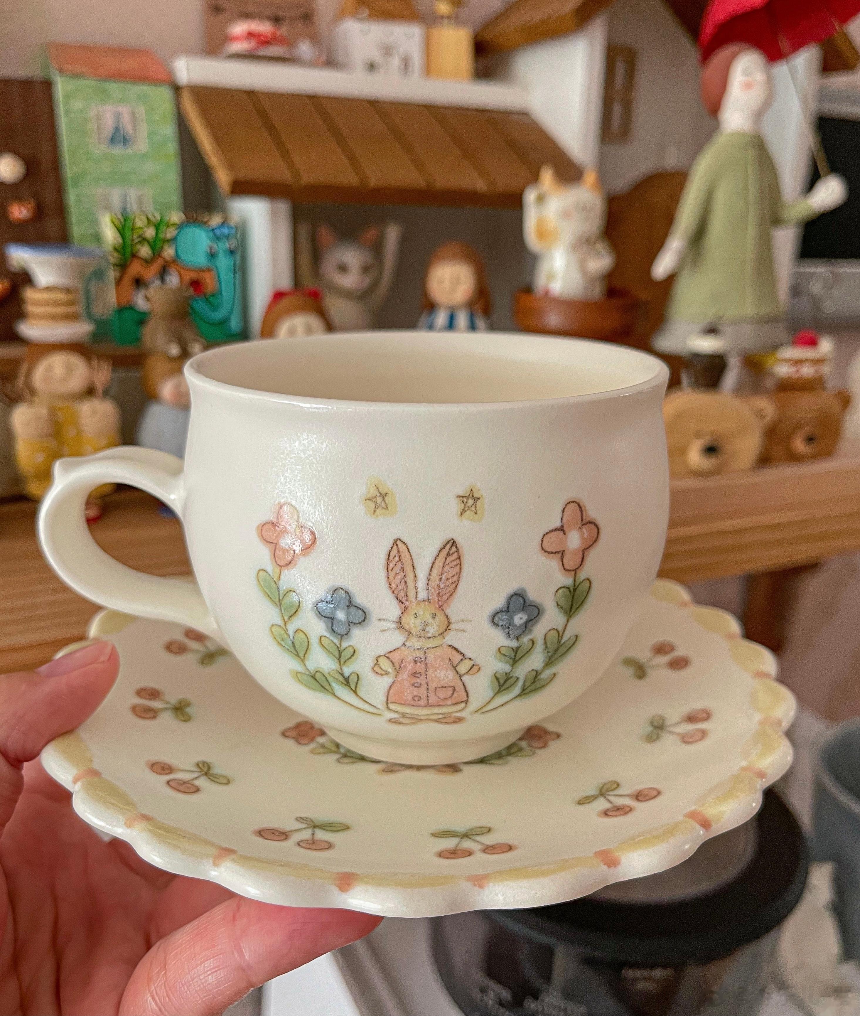 堀中由美子陶艺北京作品展： 兔子杯好可爱！好朋友推荐我去看展的，说这位作家质感很