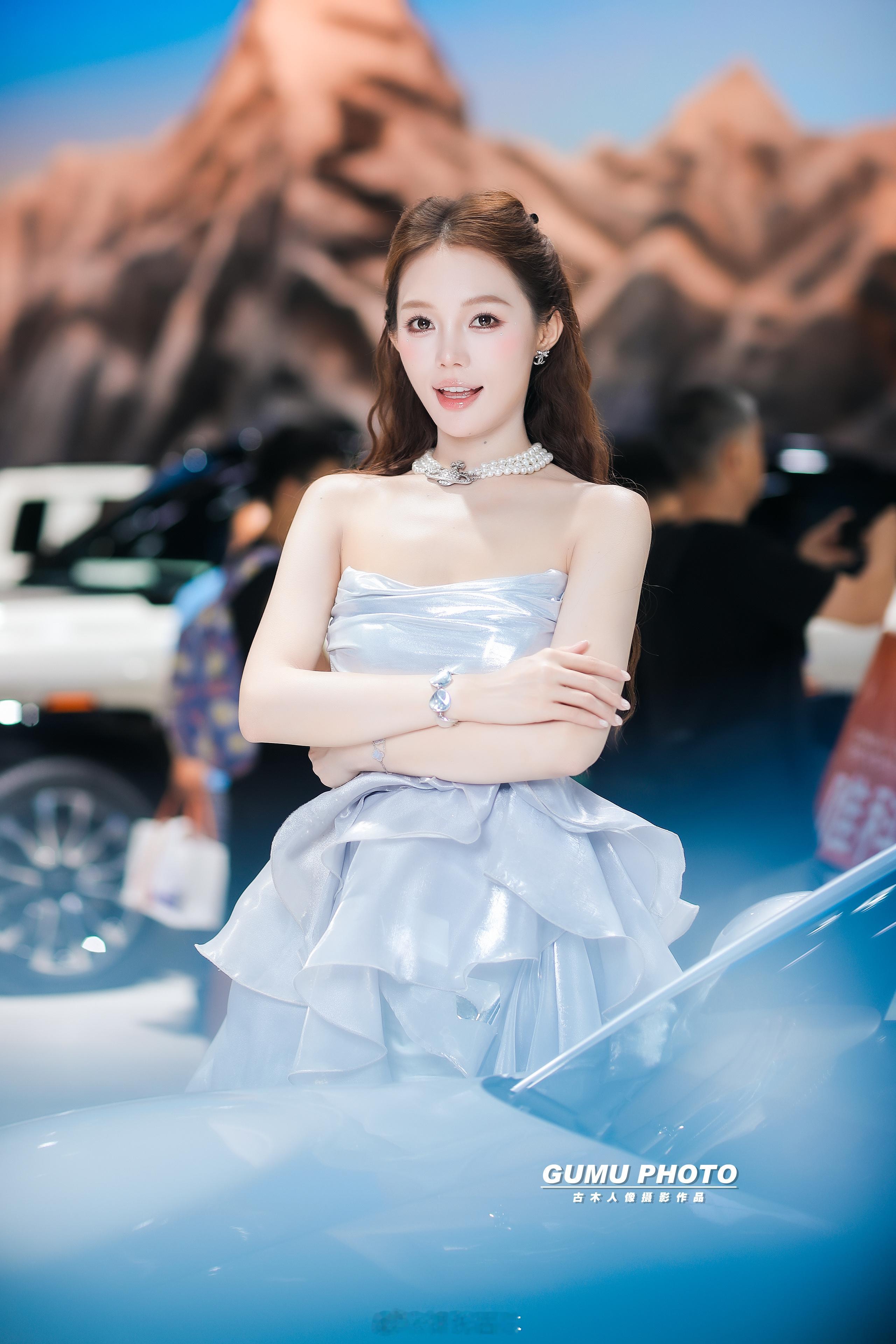 2026成都国际车展方程豹展台模特 2026成都国际车展成都车展 