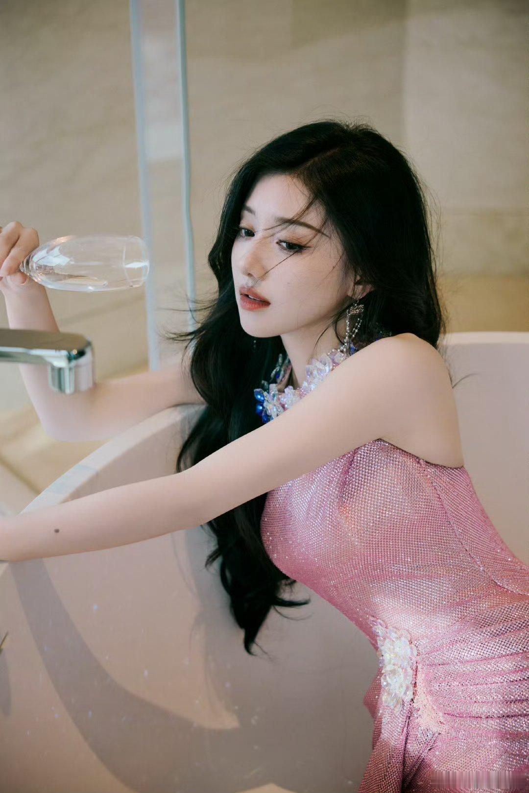 王鹤润工作结束后返回王青家王鹤润王青感情稳定 知道了 