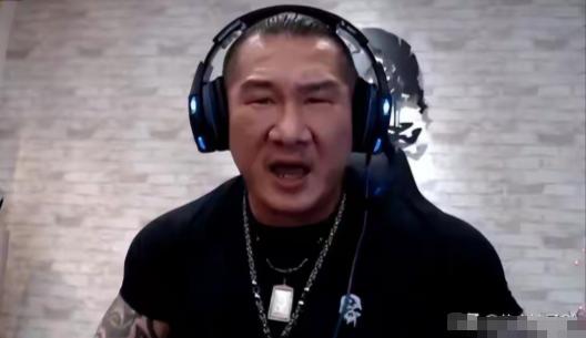 馆长说，我们最发达的台北，我不是贬低台湾人。我只是说实话，就因为监绿二斗，台湾原