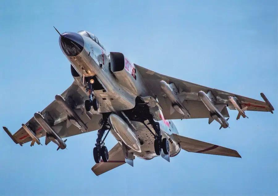 为何歼轰-7B只研发了一架原型机就被封存？又为何巴基斯坦空军眼馋这款战机多年？