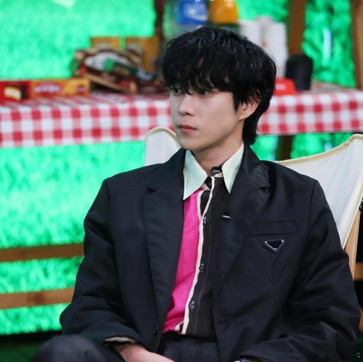 哥哥，哥哥，帅的像鬼 