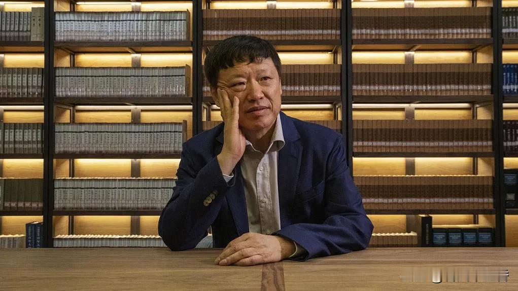 中戏令胡锡进一声叹息，叹出了大家对中戏腐败事件的震惊。中戏表演系两名前后主任连续