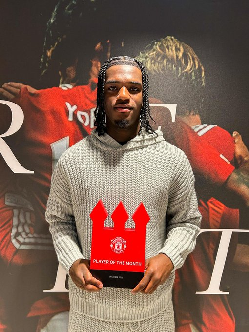 Andy Mitten“三个月前，我听说曼联想签下一名中后卫。现在情况变了。世事