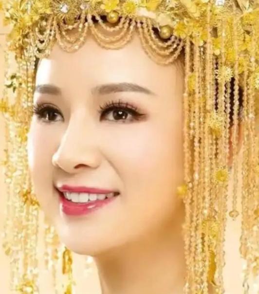 7年前，盲人女歌手刘赛不顾全家人的强烈反对嫁农村小伙，彩礼一分没收，倒贴百万婚房