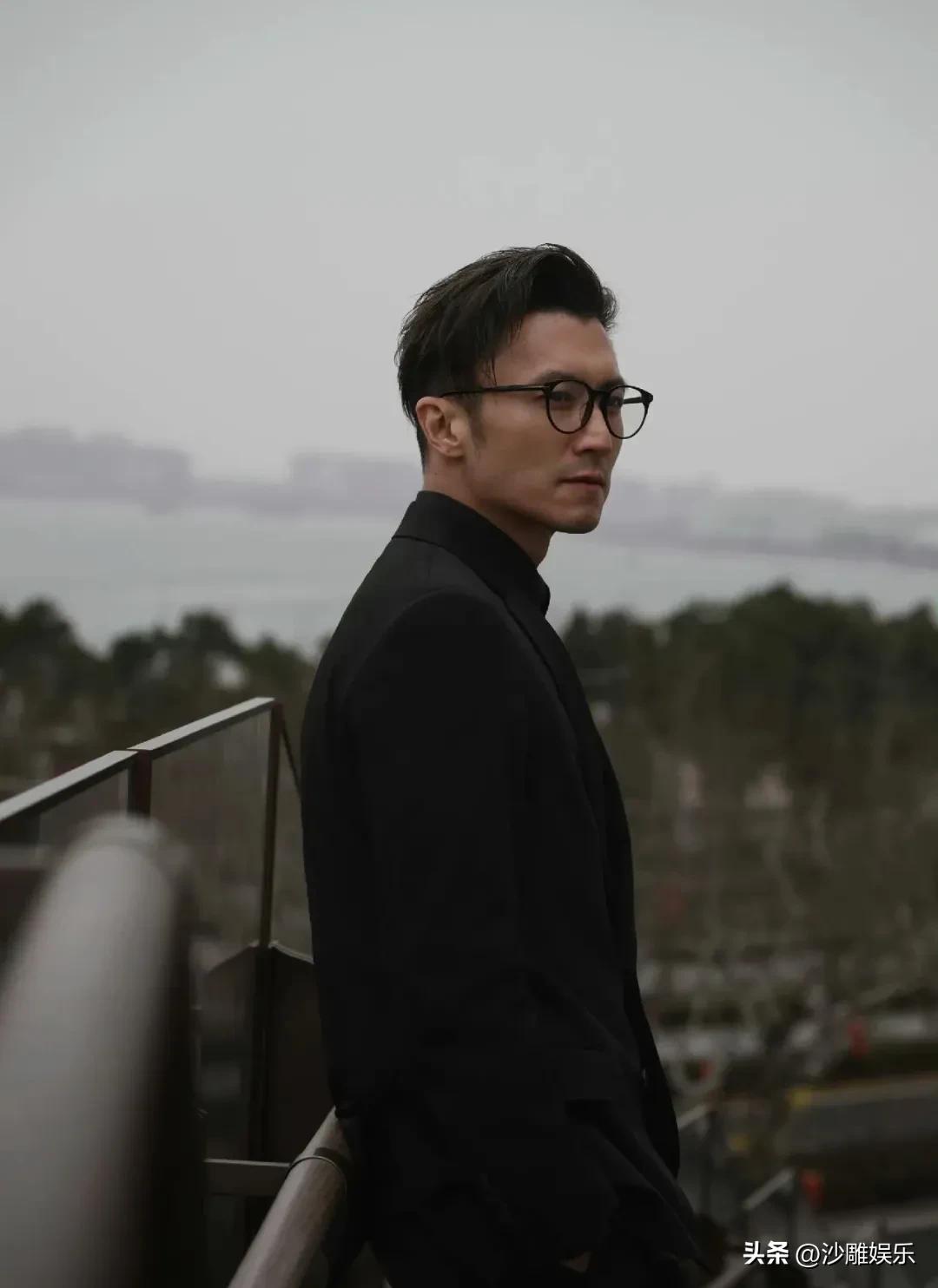 谢霆锋，深夜发文！

3月6日的深夜，当大多数人都准备进入梦乡时，谢霆锋突然在社