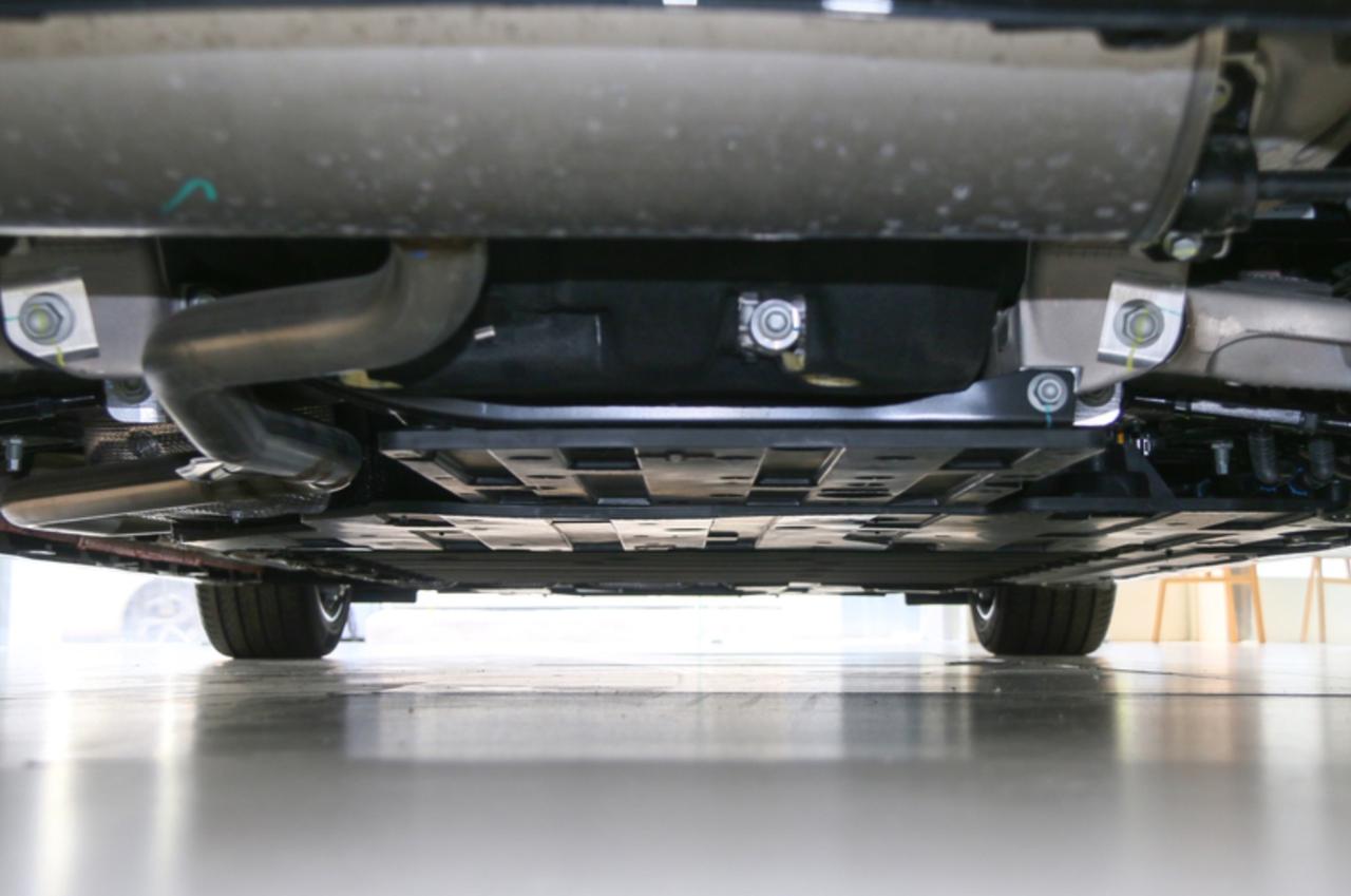 阿维塔06 Max版作为中配车型，以22.49万元（增程版）和23.49万元（纯