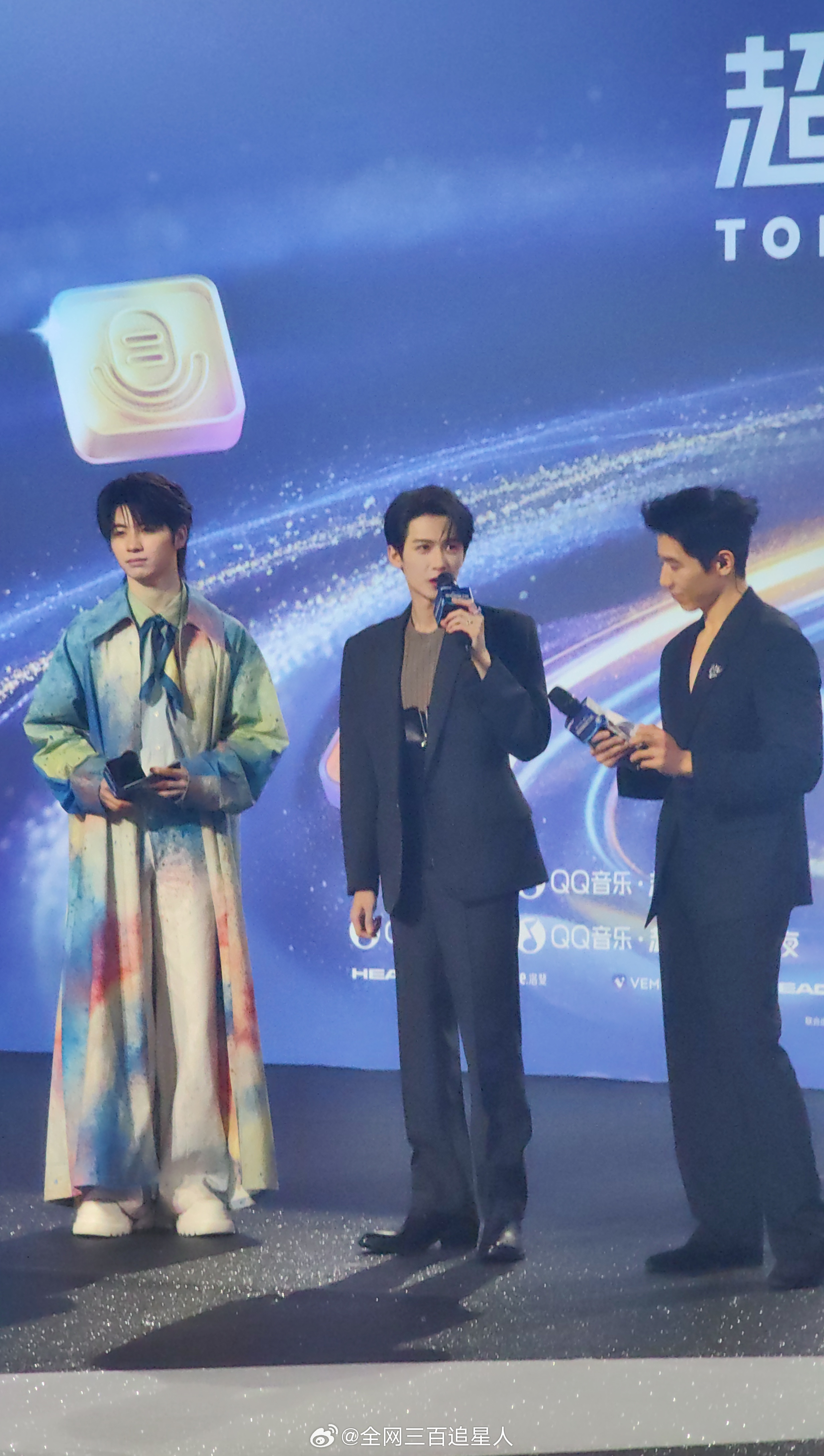 朋友们看见檀健次了！还对视了无数次！！ 