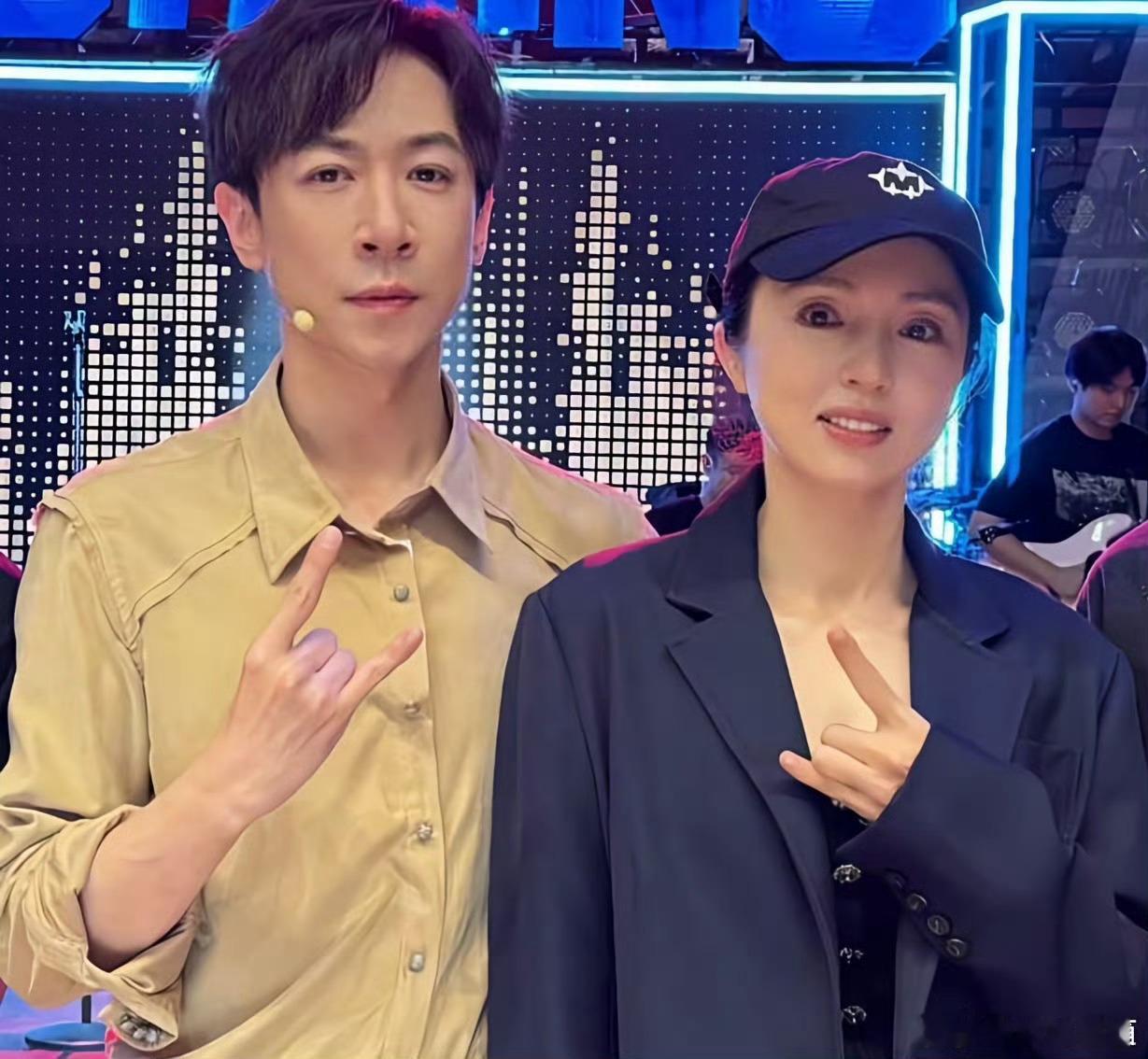张维伊 听小说赚钱百思不得其解，姐到底看上他什么了？ ​​​