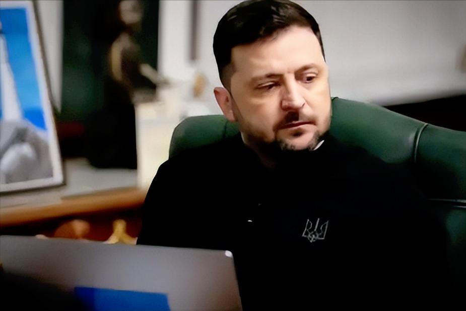 最近俄乌冲突的消息圈里炸了个大新闻，泽连斯基要亲自飞美国了，按他对外公布的说法，