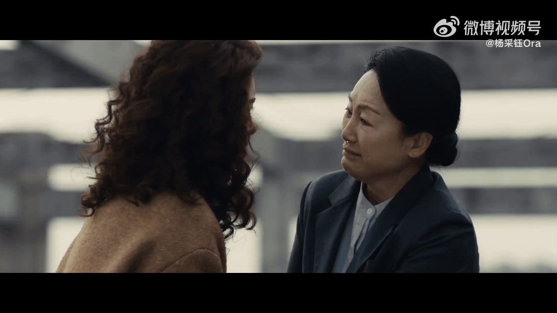 疯批妈跳楼威胁女儿断情这对母女俩接力跳楼看爱情没有神话里面周媚母女这段太揪心了！