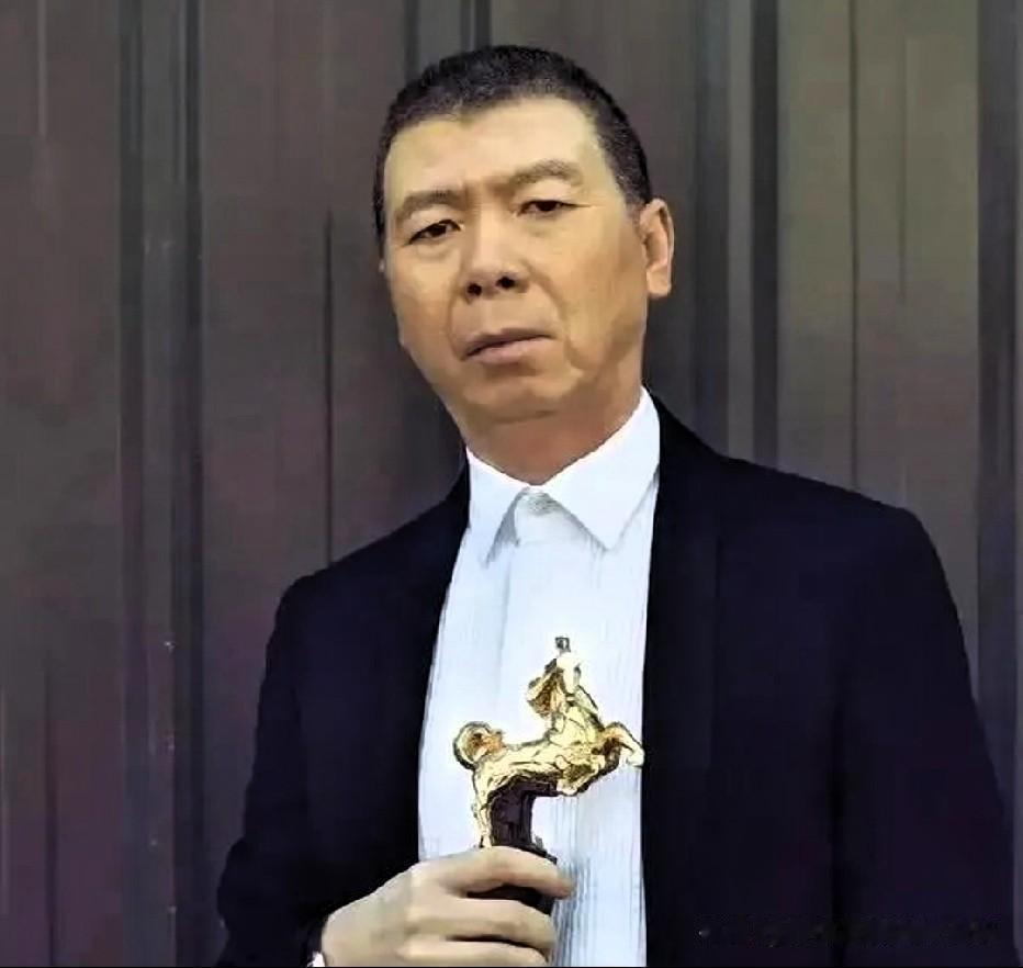 冯导想让演员分摊1.2亿亏损，这操作属实离谱到家！1.2亿的窟窿，拿雷佳音和胡歌