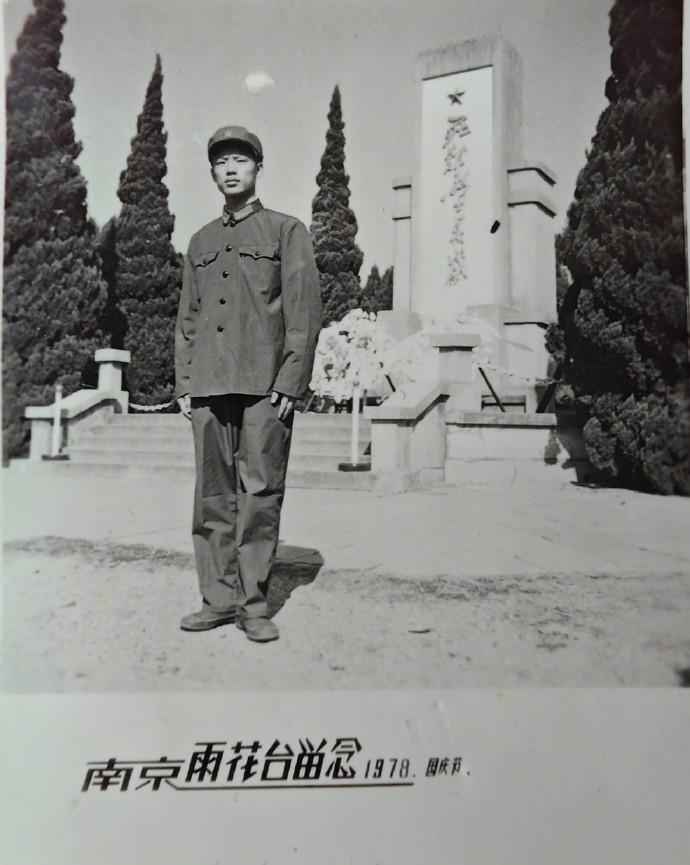 今天建军节啊！99是个很好的数字。今天起得晚，一打开手机就看到几位朋友发来的祝福