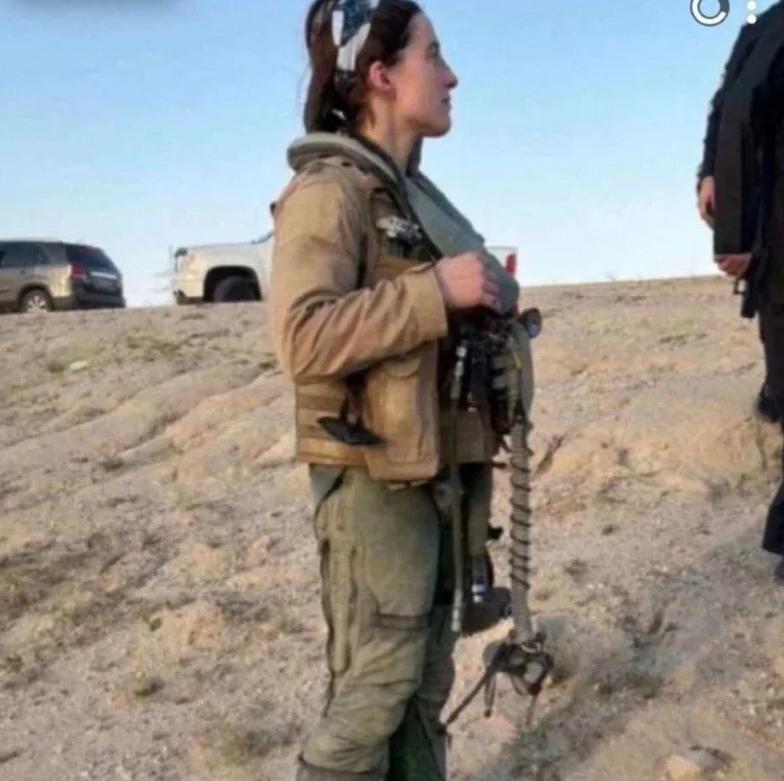 在科威特坠毁的一名美军女性飞行员获救。这说明科威特国防部所说的消息是确切的，的确