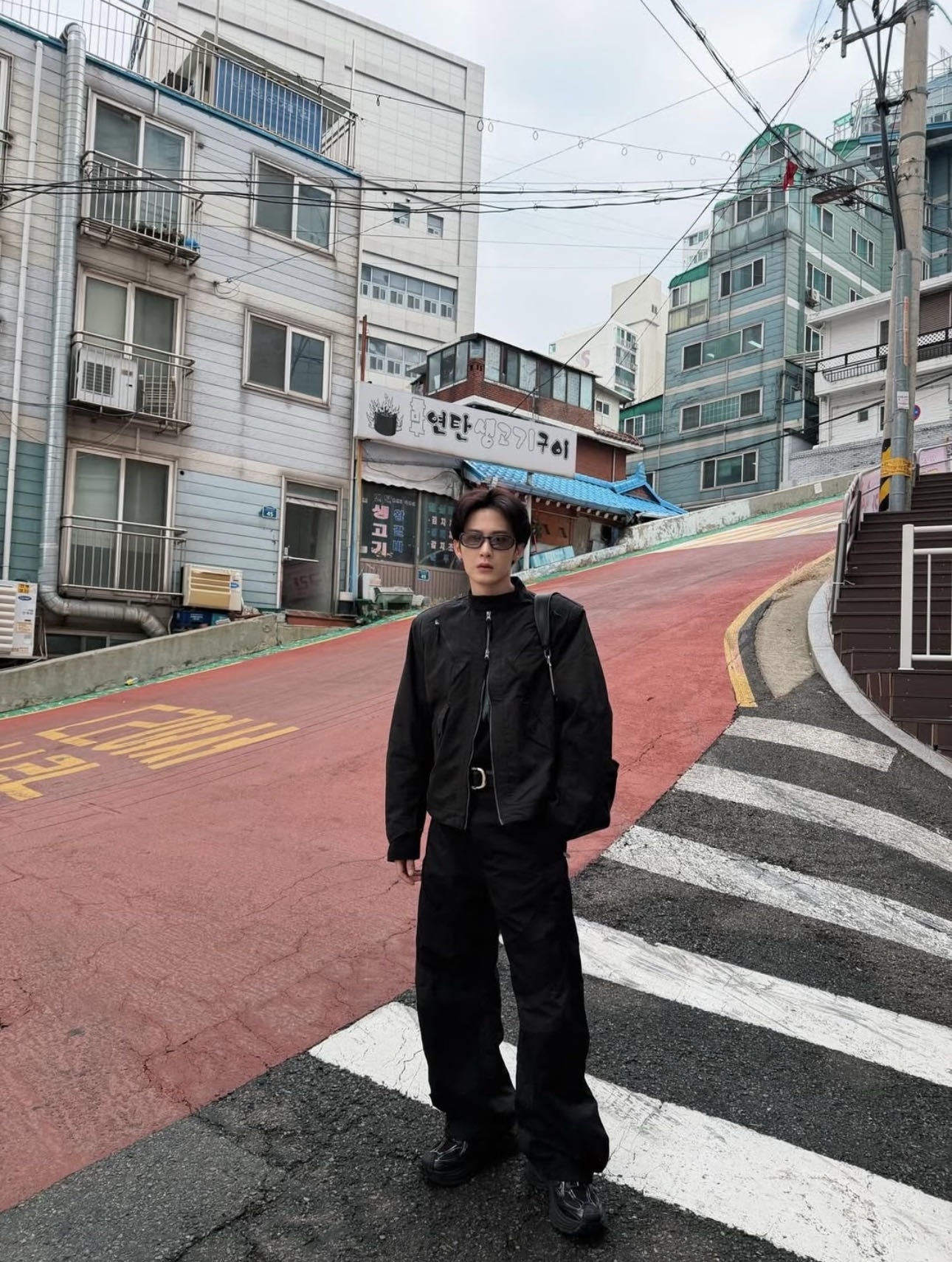 我家欧巴选这张图之前：听说你们夸我帅，那我再发一张😋 