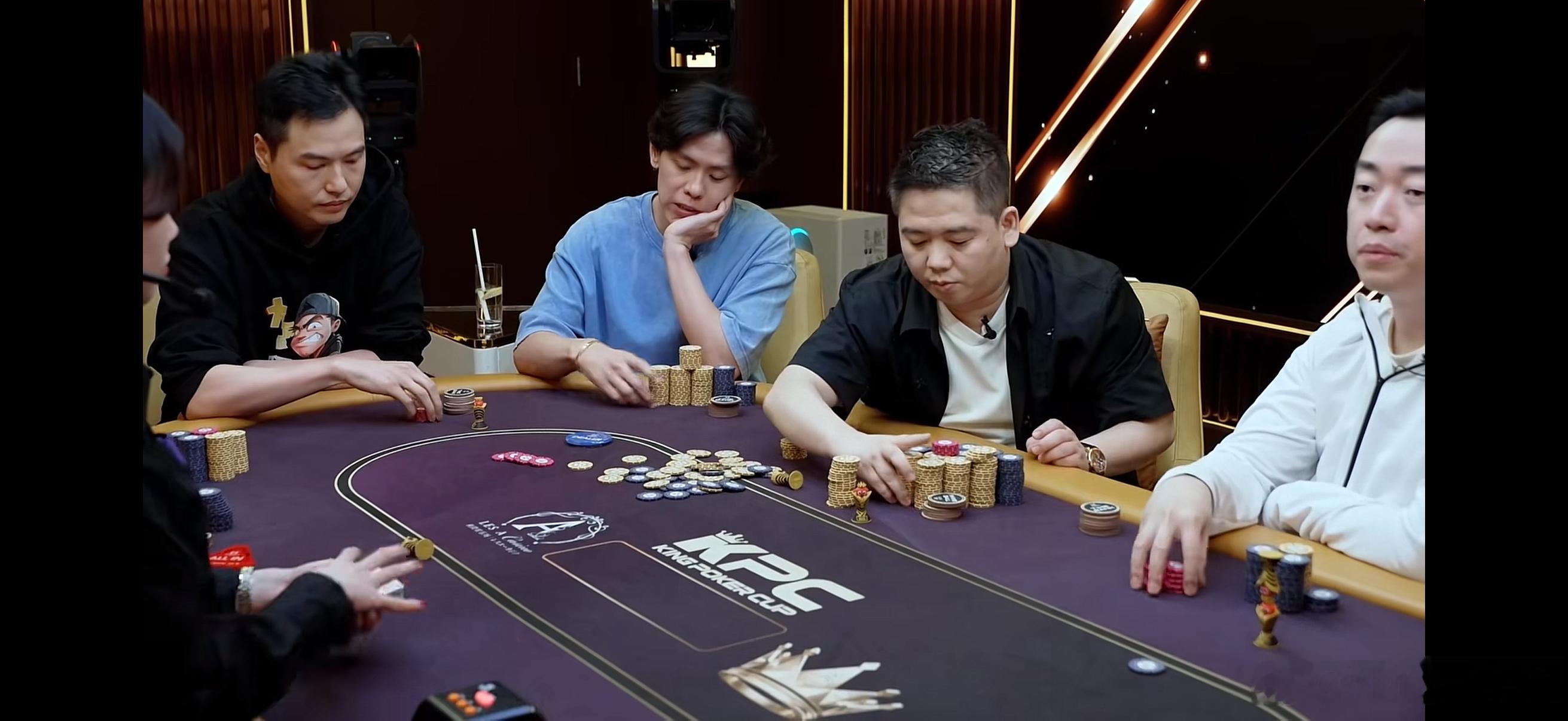 什么时候一把牌输了一百万刀还能面不改色，246漂满我心脏就怦怦跳了