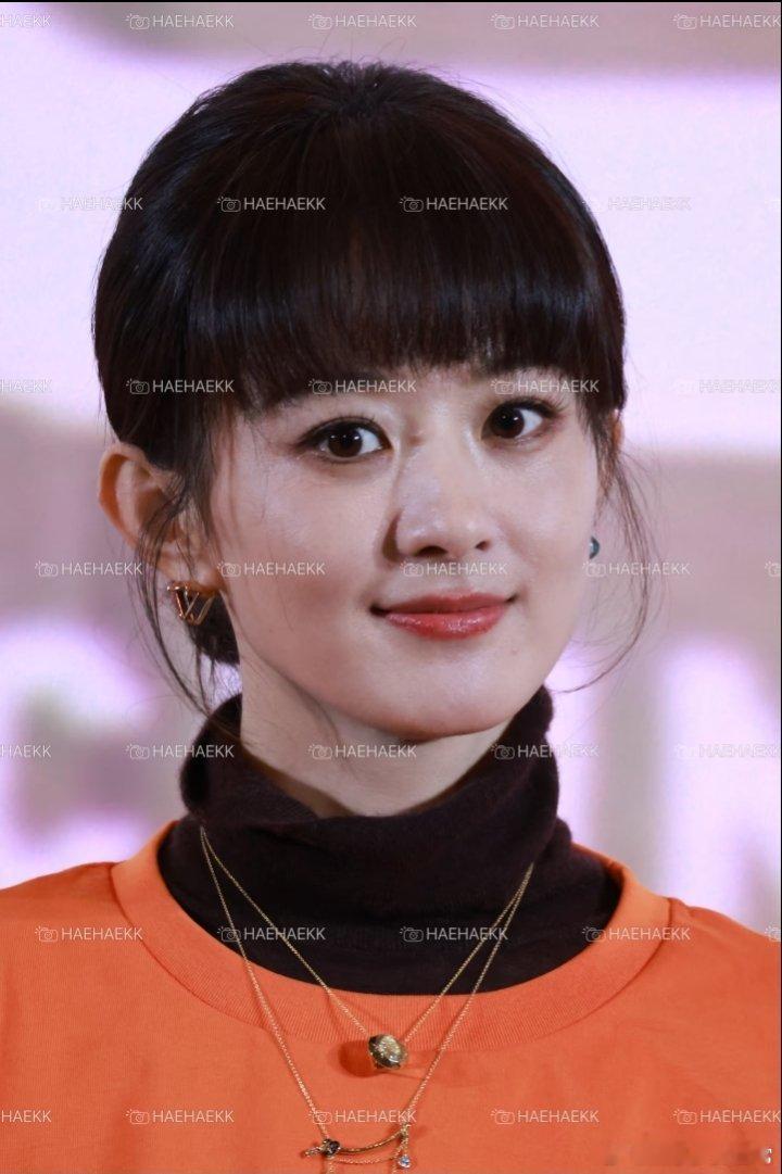 赵丽颖38岁状态赵丽颖38岁笑起来有眼纹叫“时光勋章”，我28岁笑起来有眼纹叫“