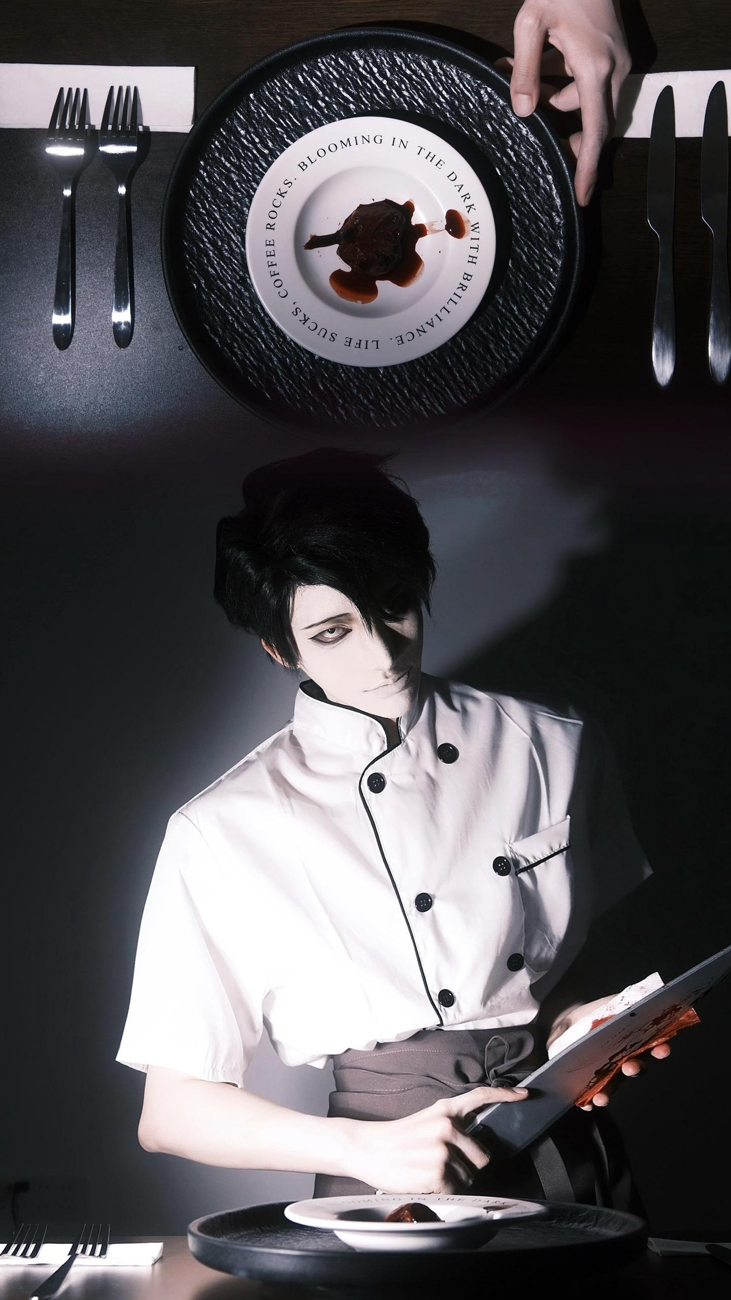 今天老板请吃饭。