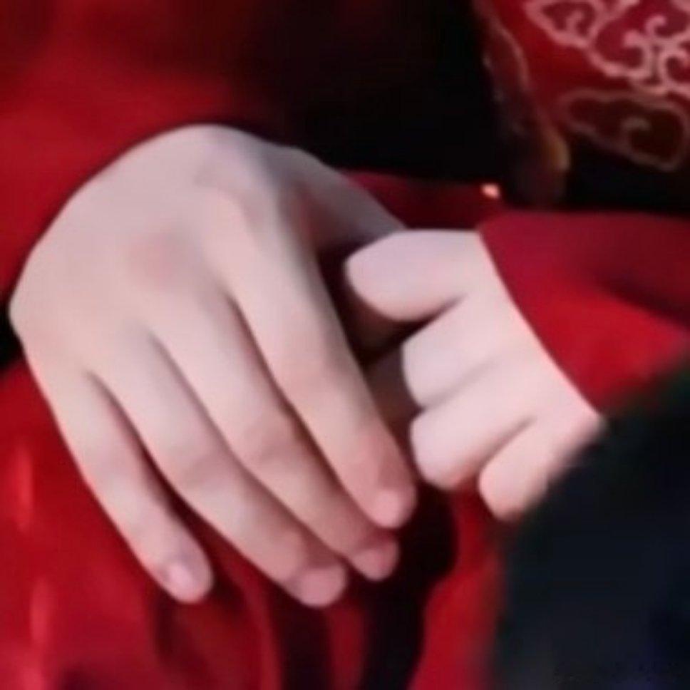 第一个发明丁禹兮的手指头又叫一把年糕条的人简直是文学泰斗年糕条攥起来好大一个拳头