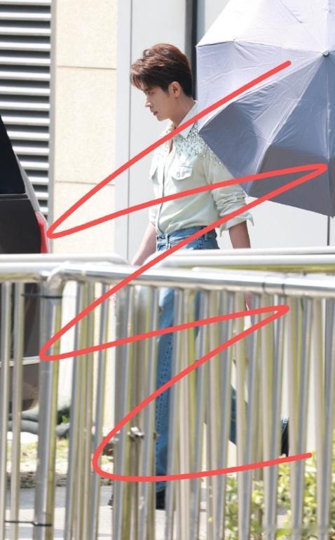 周也丞磊合体hi6周也丞磊hi6录制上班 周也丞磊现身 hi6 录制，氛围感直接