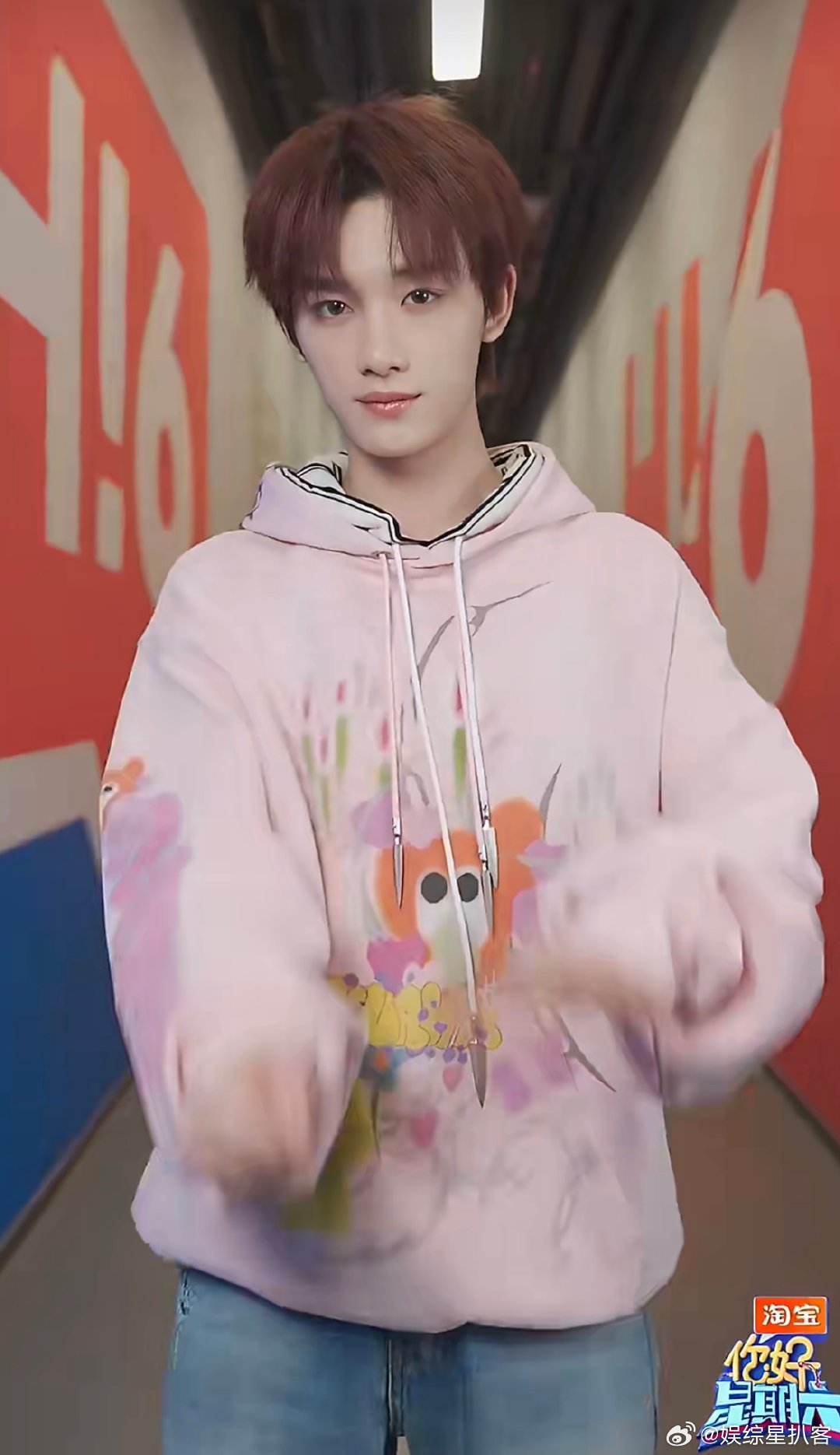 丁程鑫cha了浴室摇转场又被丁程鑫卡点手势舞硬控了 丁程鑫浴室摇转场超有创意，卡