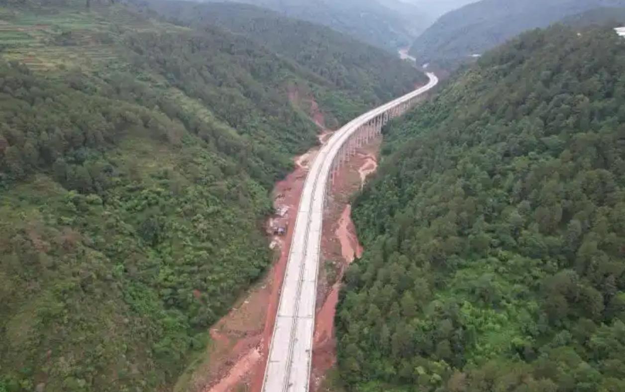 🚀 重磅！西昭高速冲刺年底通车！西昌到昭通以后2小时飚拢！

各位朋友、老司机