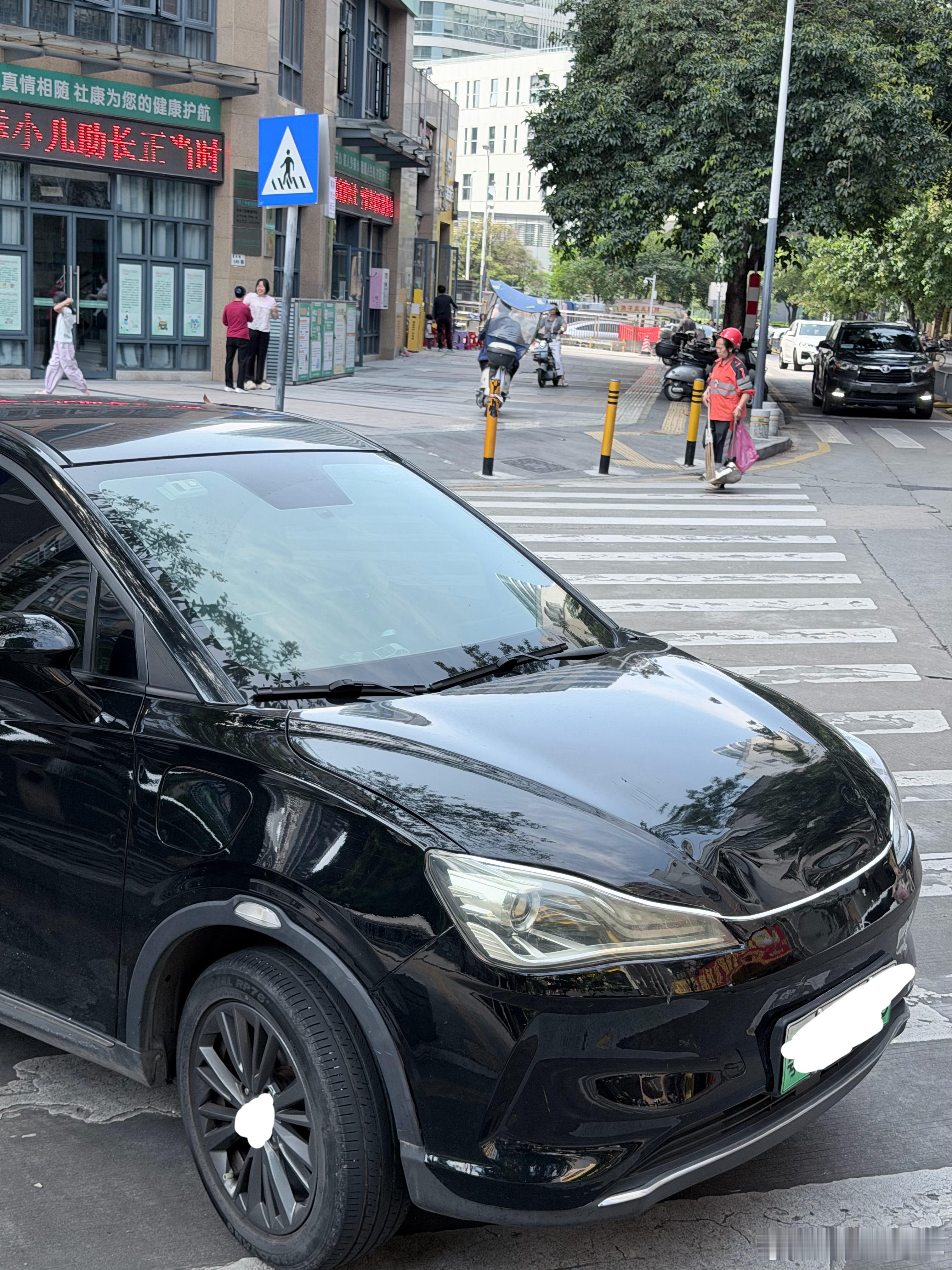 略带一点门槛的猜车，谁知道这是什么车？ 