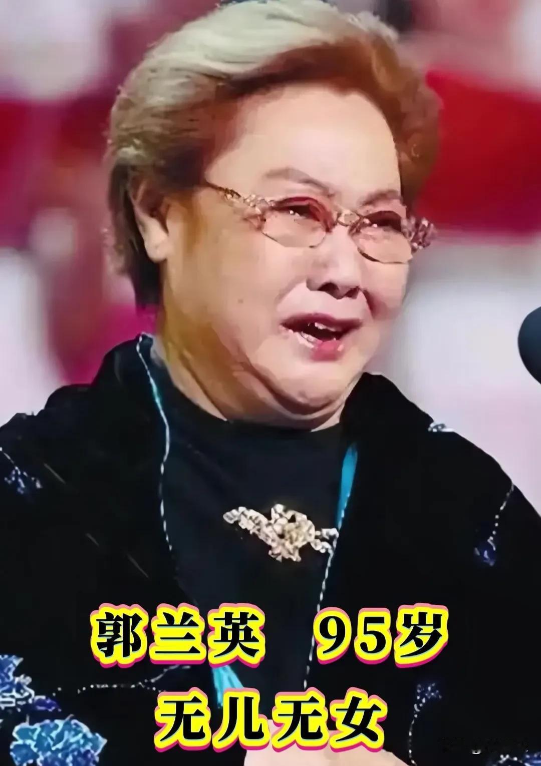 戏演人间百味，人渡岁岁春秋。
台前风光万千种，晚年境遇各不同。
荣华终会褪色，唯