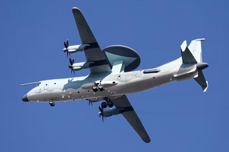 巴基斯坦通过中式装备威慑印度，并在国际社会上受到赞誉，尝到甜头后，巴方还想采购空