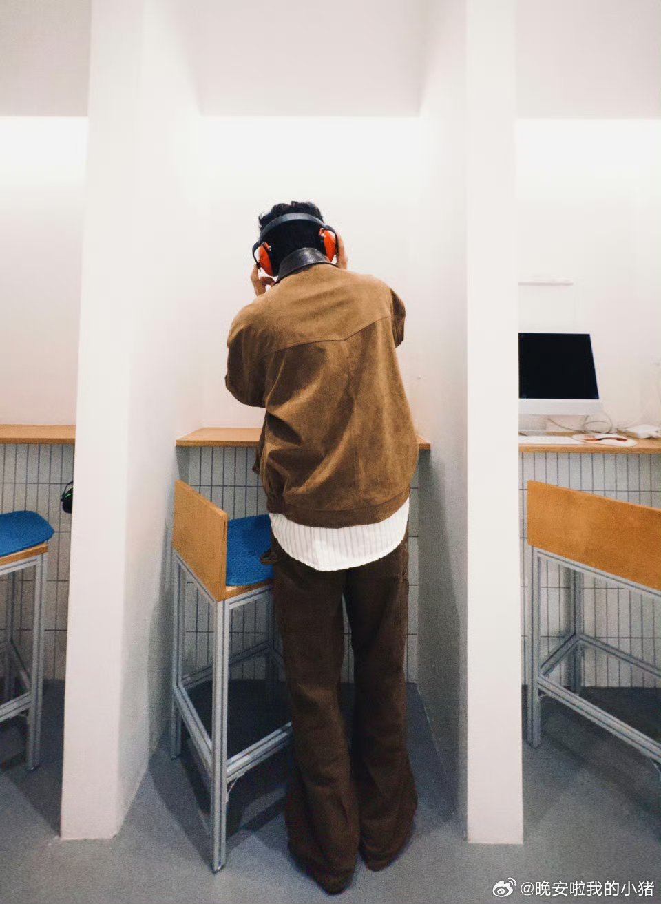 黄俊捷随地大小拍，咖啡脑袋上线，保持一整天好心情[yeah][yeah] ​​​