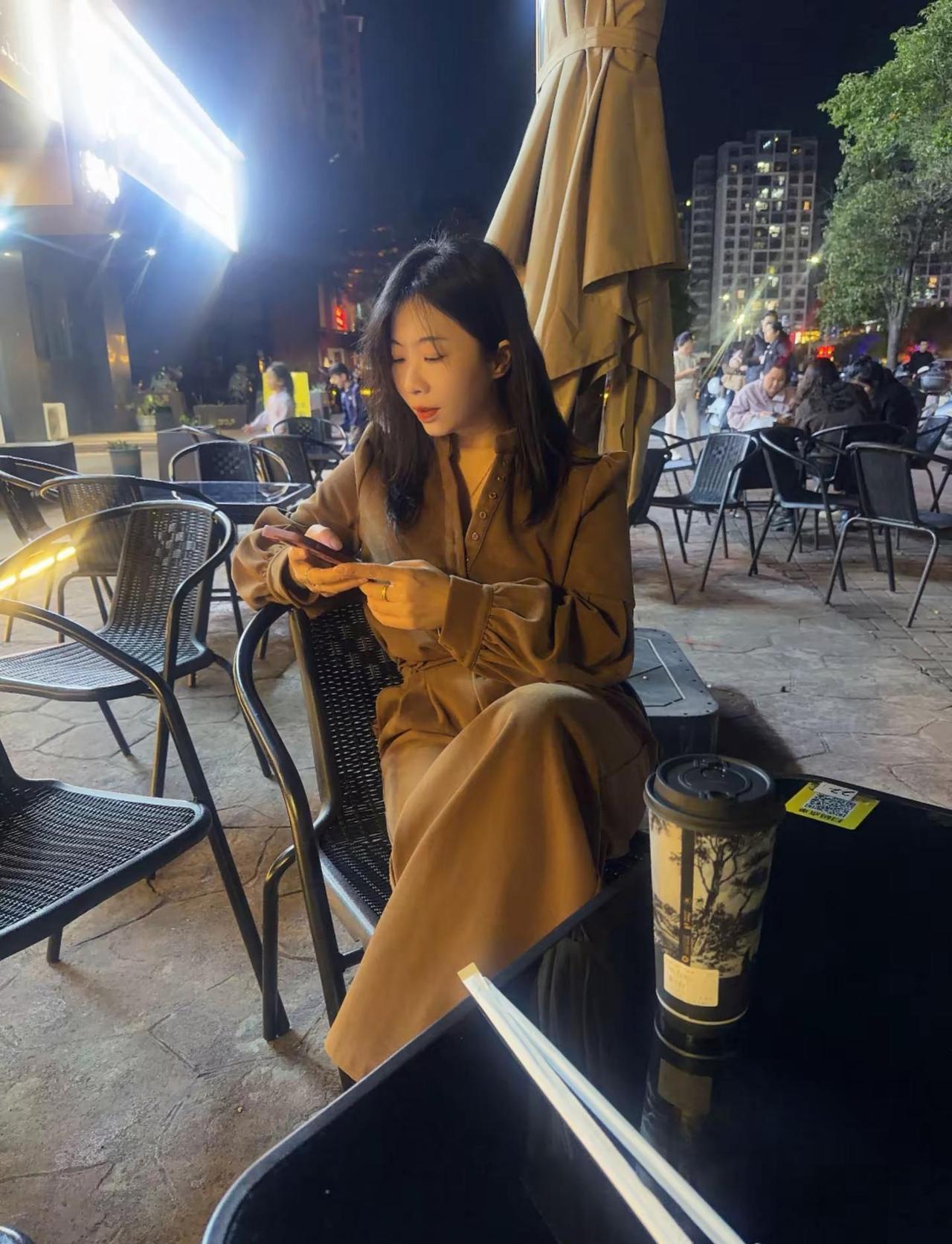 只想把自己养的越来越快乐平静，其它的都不太感兴趣"