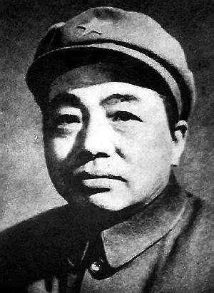 【彭德怀元帅爱兵如子】

作为十大元帅之一，彭德怀为人刚直，敢于敢当，智勇双全，
