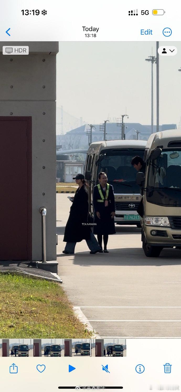 柳智敏金玟庭到达上海   柳智敏金玟庭上海机场路透  柳智敏金玟庭来到上海，将与